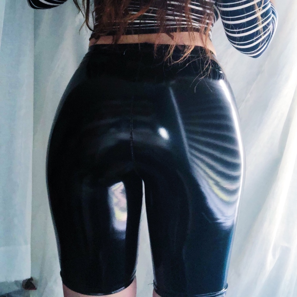 VINYL BIKER SHORTS